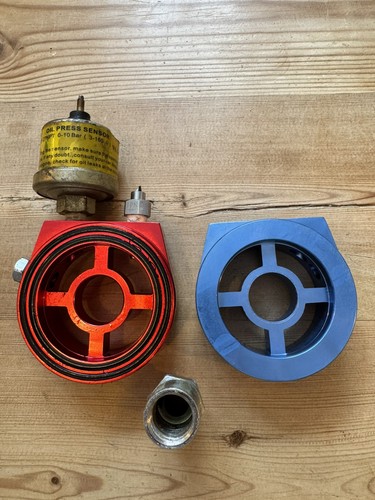 Blue red oil filter - red, sandwich